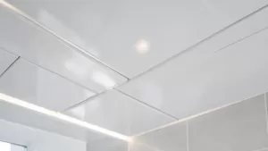 Panele PCV na sufit do łazienki
